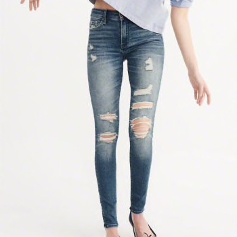 A&F BRETT ripped skinny jeans